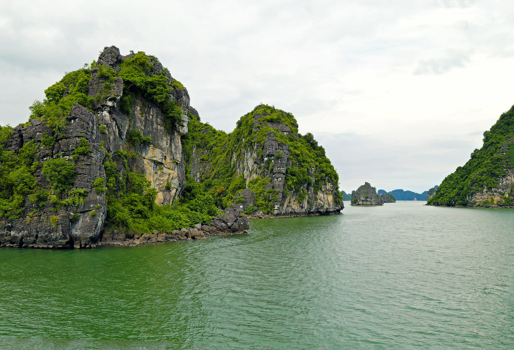 Bahía de Ha Long — Vietnam · islas de piedra caliza