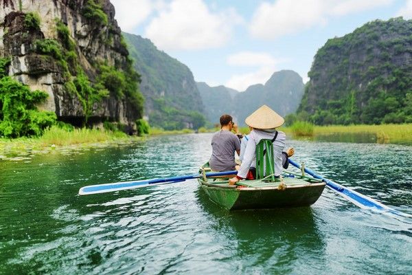 Crucero en sampán por Tam Coc y mirador de Hang Mua en Ninh Binh