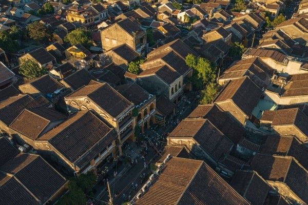 Vista aérea de los tejados del casco antiguo de Hoi An