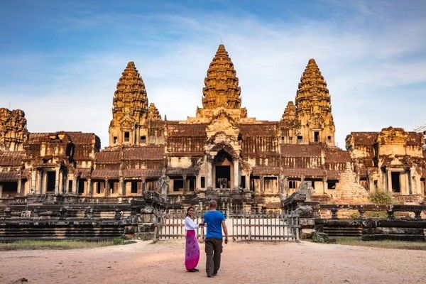 Templo de Angkor Wat y el rostro de Bayón en Angkor Thom